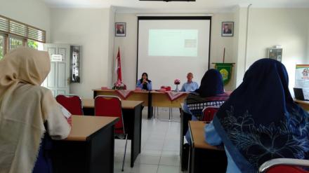 PETUGAS ENTRY DATA DESA SRIHARDONO MENGIKUTI BIMTEK DI KECAMATAN PUNDONG